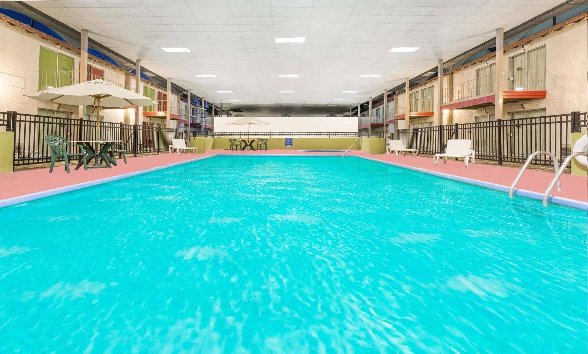Scottsbluff Inn エクステリア 写真